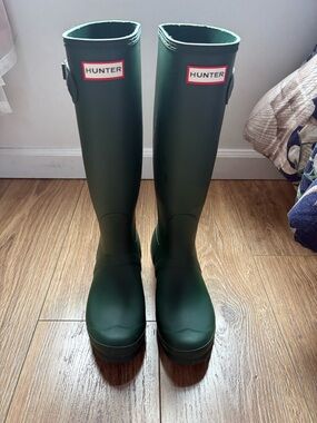 Hunter Matte Forest Green Knee-High Rain Boots